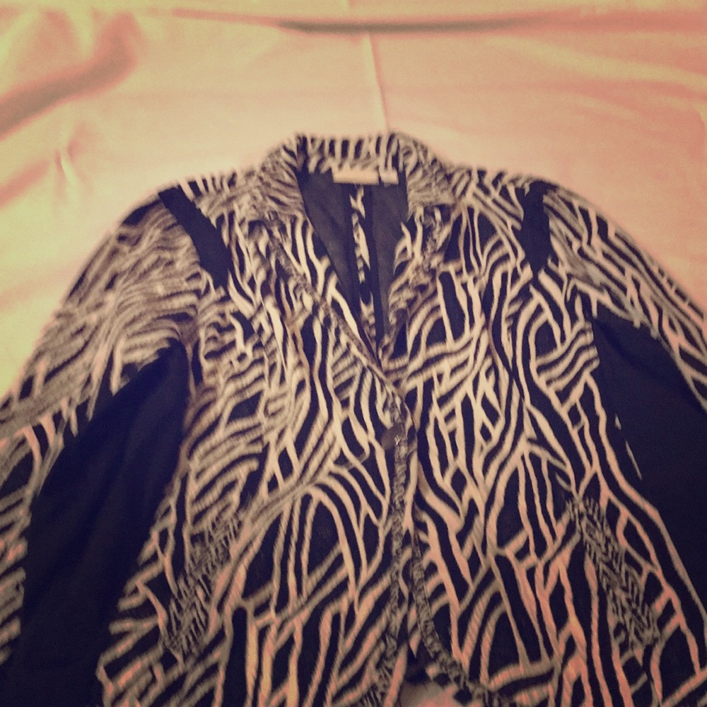 Chico’s black and cream jacket